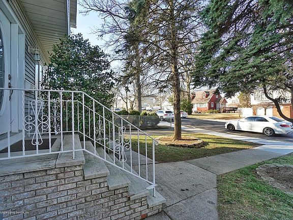 2nd image of 17 Ardmore Ave