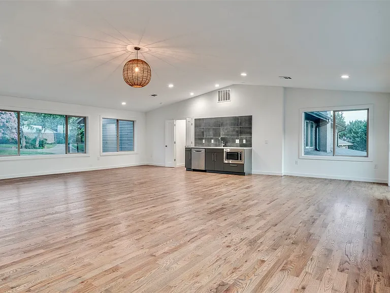 1408 S Alamo Rd — Photo 15