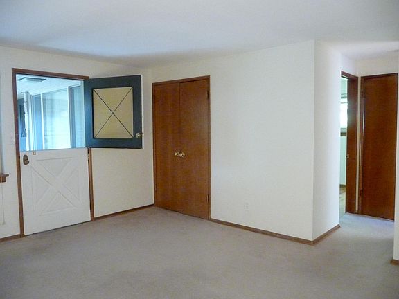 3rd image of 946 10th Ave E APT 3