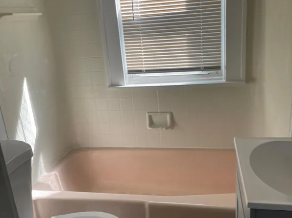 7 Oak St Floor 1, Newburgh, NY 12550