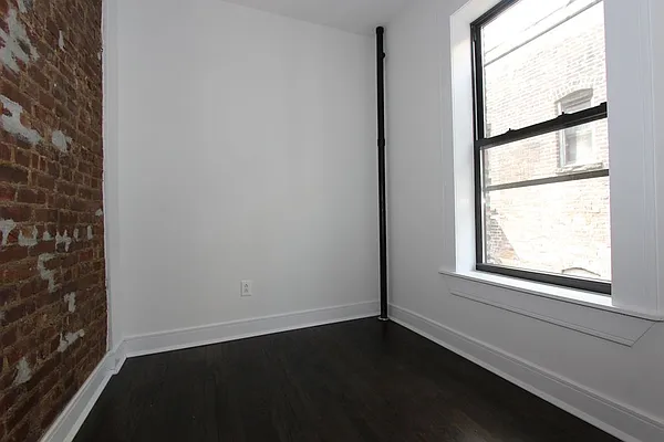Rented by Dynamik Realty | media 11