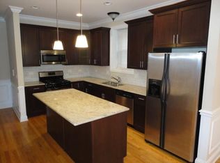 2847 N Southport Ave APT 2R, Chicago, IL 60657