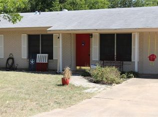 1401 Circle Dr, Round Rock, TX 78664