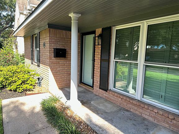 2nd image of 5515 Darnell St