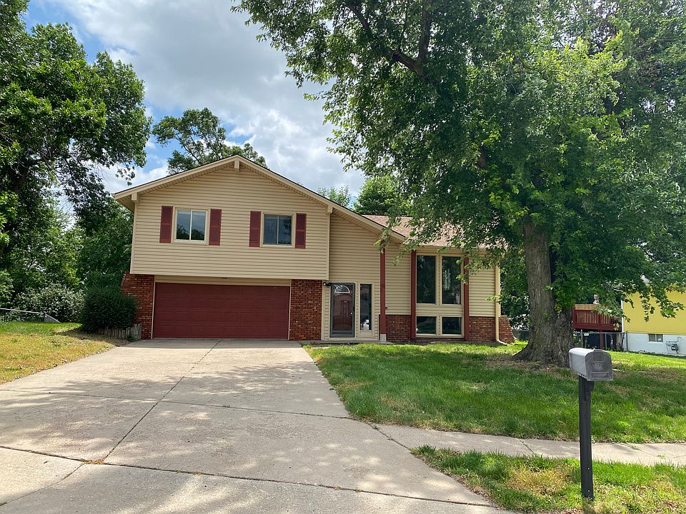 1st image of 2129 N 122nd Cir