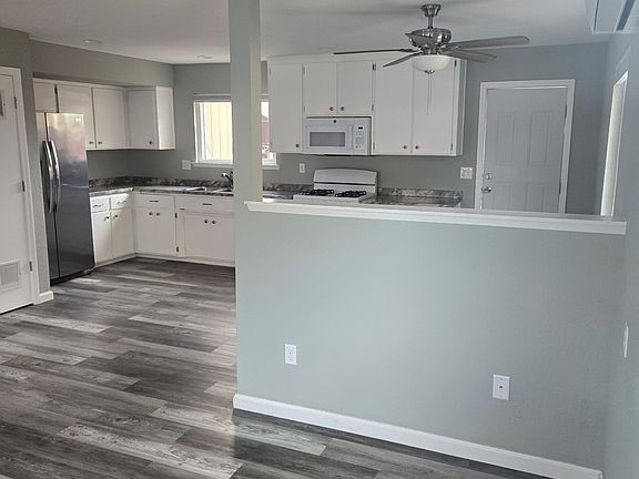 2nd image of 316 Crocker St #1