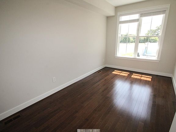 4th image of 1505 W Cary St #A
