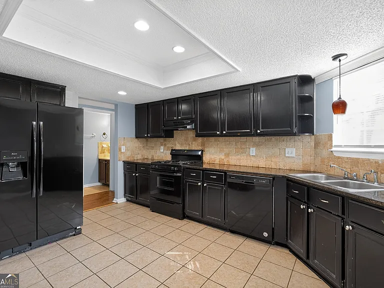 1024 Wiltshire Way — Photo 4