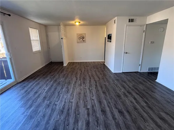 6224 Robinson St APT 4, Overland Park, KS 66202