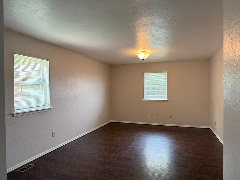 14 Adams Ave NE #B — Photo 4