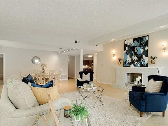 3rd image of 4030 Vincennes Pl