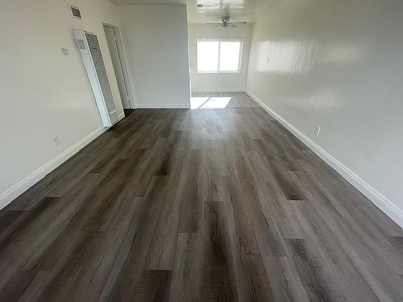 3rd image of 1120 W Stoneridge Ct