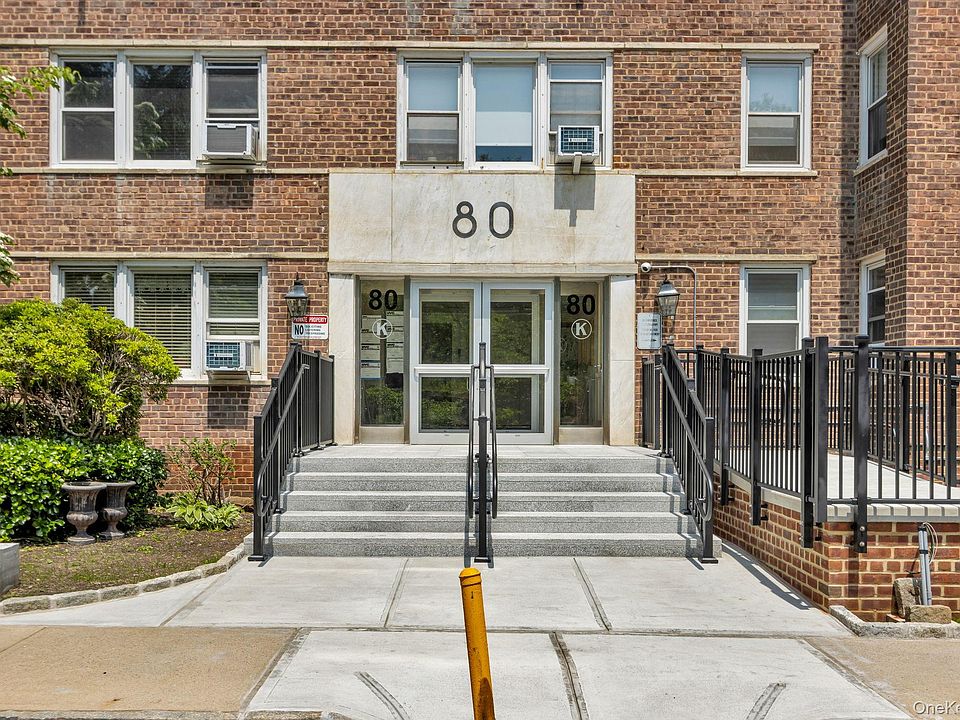 1st image of 80 Knolls Crescent #8L