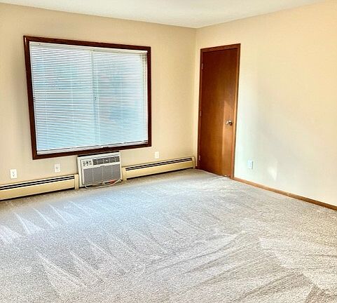 5th image of 1941 Fairview Dr #10668902