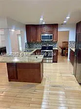 3 bed, 2.0 bath, $3,900 — Photo 3