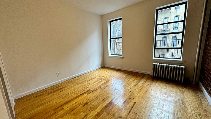 Rented by HOLTON REAL ESTATE INC. | media 19