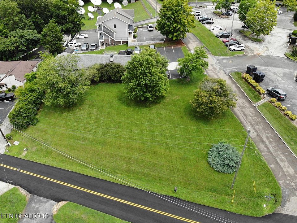 2nd image of 103 Circle Ln