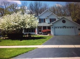 332 Cedar Creek Trl, Rochester, NY 14626