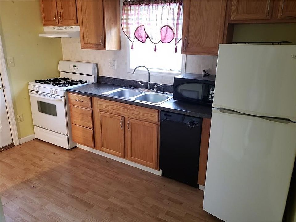 2nd image of 36 Church St