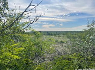 197 Live Oak Spur, George West 78022