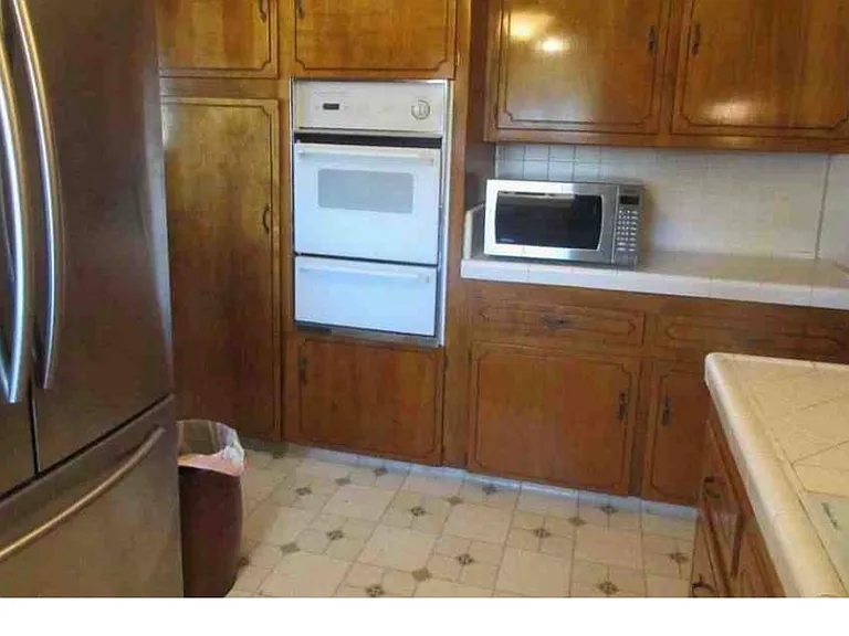 8822 S Maple Ave #9 — Photo 15