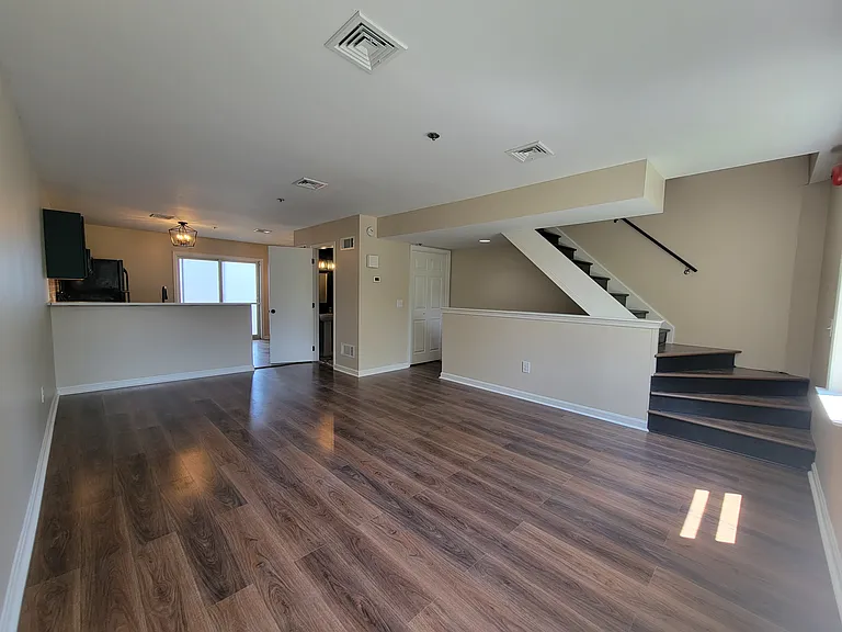 2135 N 2nd St — Photo 6