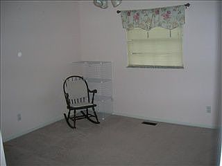 3rd image of 2 Bellway Dr