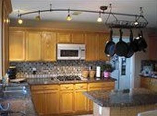 3101 Wild Turkey Ln, Pearland, TX 77581
