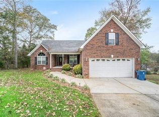 1090 Duchess Dr, Mount Pleasant, NC 28124