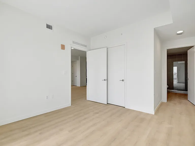 240 Vanderbilt Dr #B2 — Photo 9