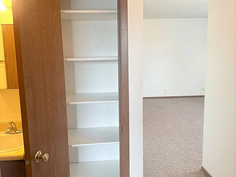 1216 S G Ave — Photo 11