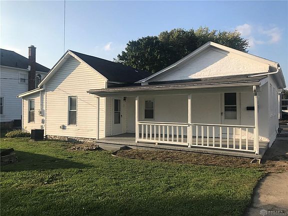 4th image of 528 New St