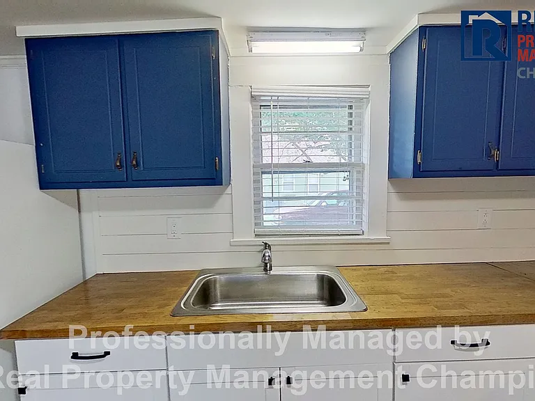 1314 Queen St — Photo 7