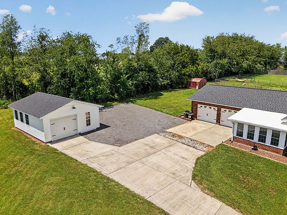 3rd image of 225 Westgate Dr