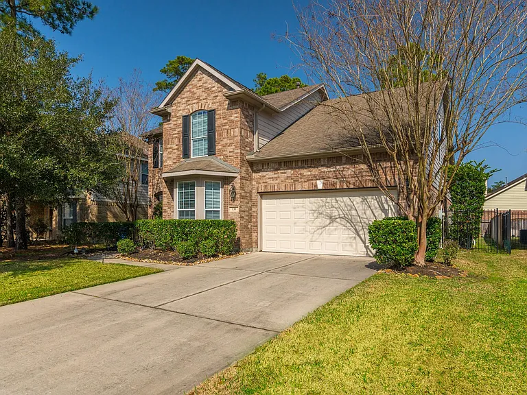 135 S Rocky Point Cir — Photo 2