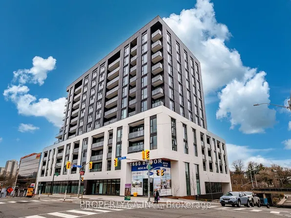 1660 Bloor St W, Toronto, ON