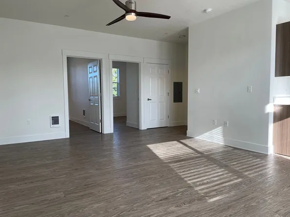 L13609 -- Avey Court Apartments, 13609 NE 28th St #5, Vancouver, WA 98682