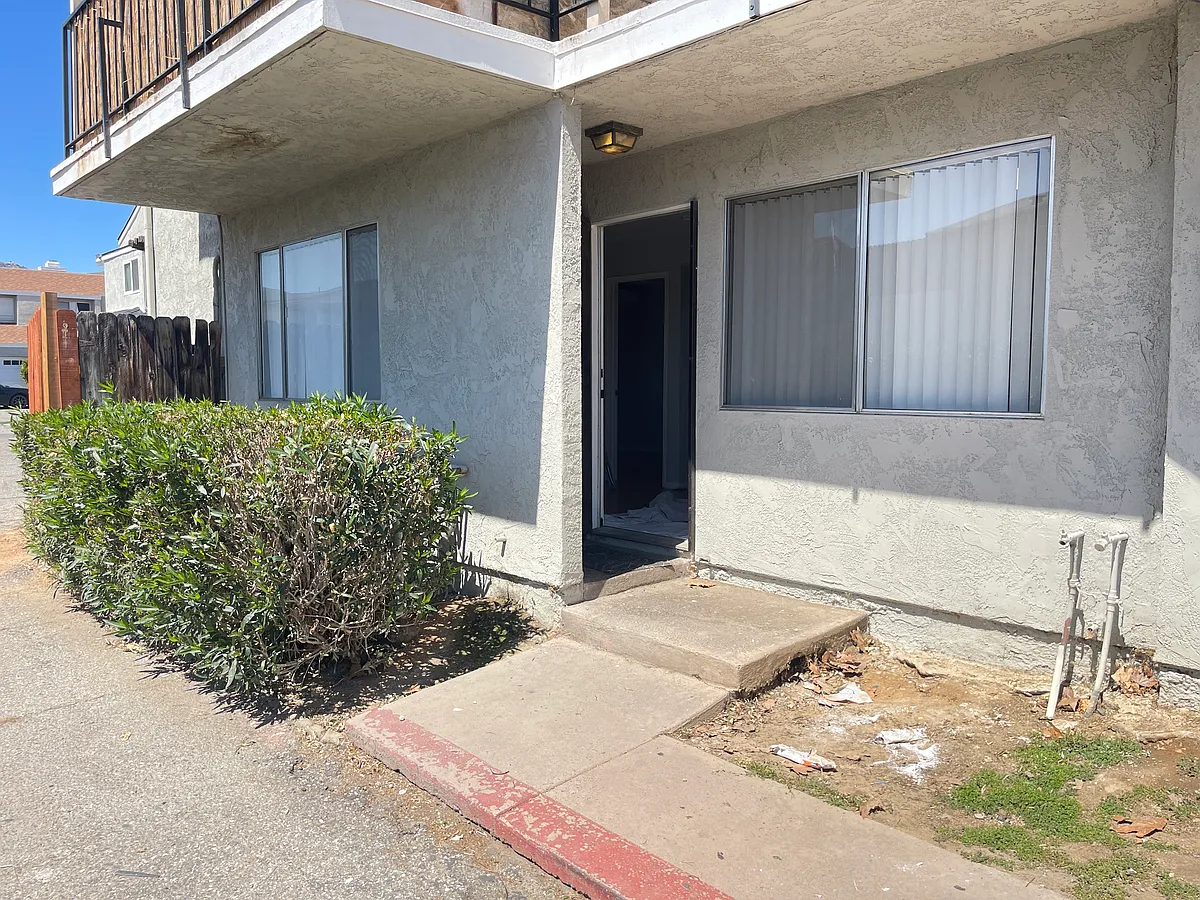 Building Photo - 16489 Joy St