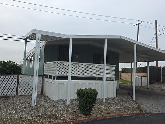 2nd image of 33 Tee Ln
