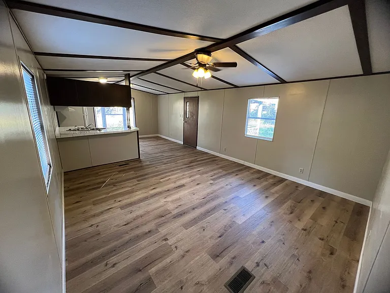 21111 Lapel Rd — Photo 4