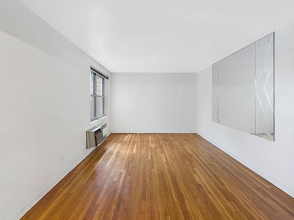 2nd image of 27-04 Parsons Blvd #2B