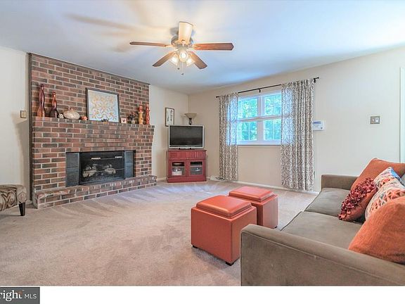 5th image of 143 E Phoenix Dr