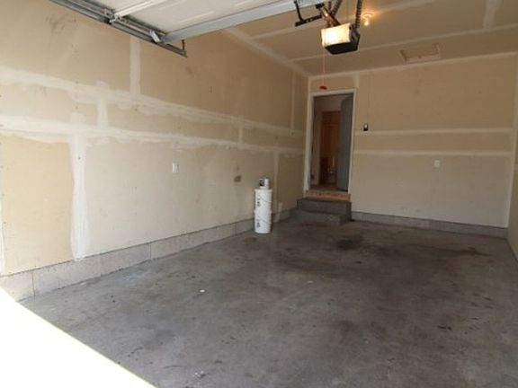 2nd image of 184 Kimberly Dr