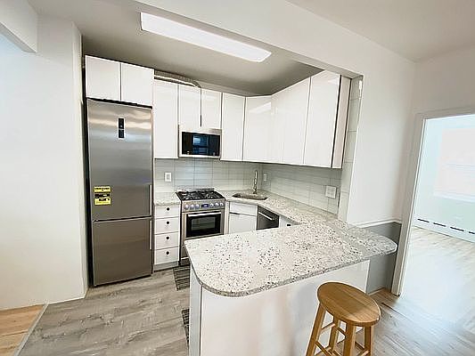 4th image of 32-77 34th St #1LL