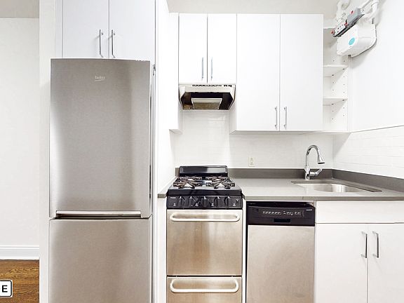 4th image of 218 E 89th St #1W