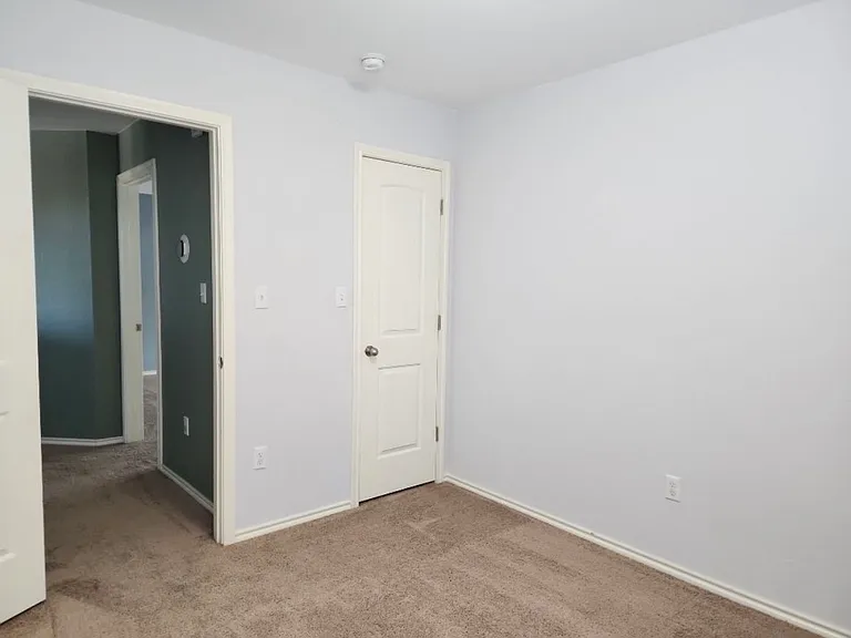 15105 Verela Dr — Photo 5