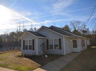 137 Hickory Ln, Carrollton, GA 30116