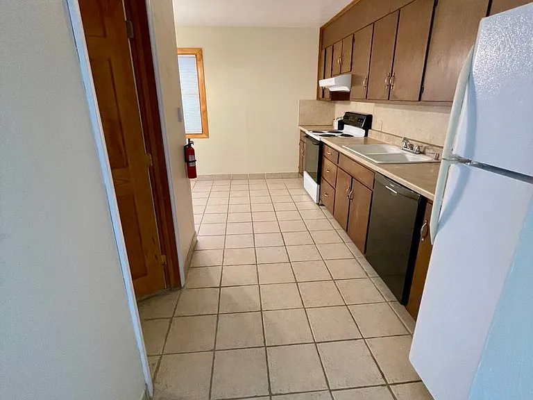 708 Torrey Ln — Photo 7