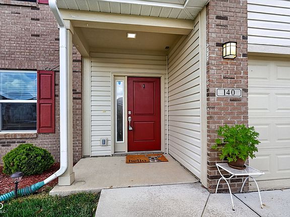3rd image of 140 Wadsworth Ct