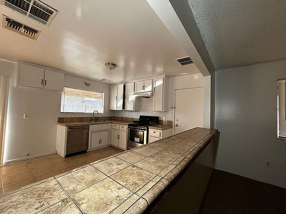5th image of 5204 Curson Ave